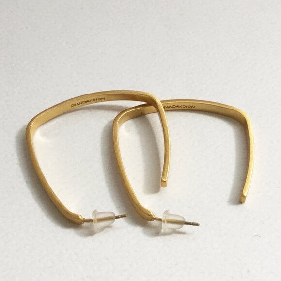 Dean Davidson Brushed Matte Gold Tone Tapered Square Hoop Earrings 1.5” - Picture 5 of 9